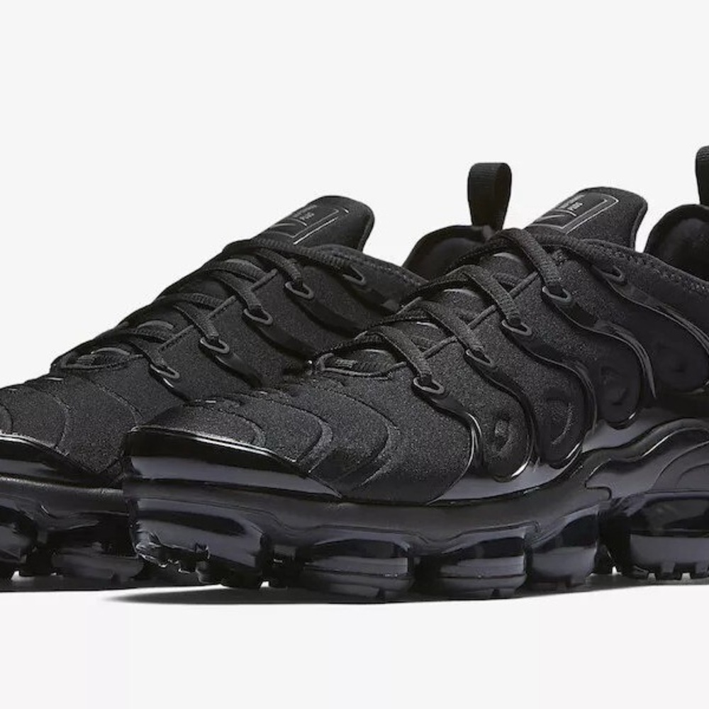 Nike VaporMax Plus All-Black Sneakers
